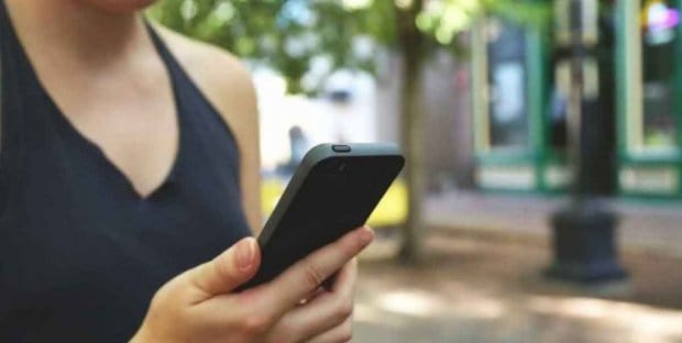 Espionner les SMS et emails de votre partenaire est un crime : quel est le risque ?